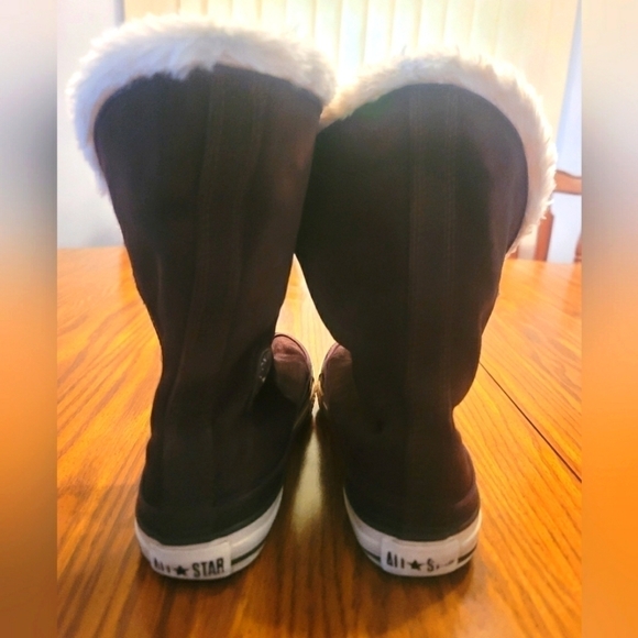 Converse Andover white fur lined boots. - Picture 4 of 8